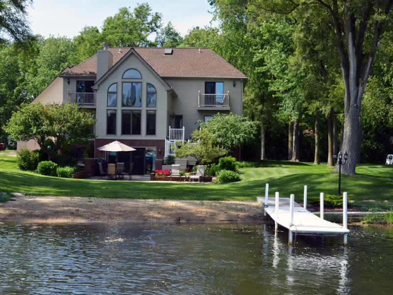 9915 Burgess Ct, White Lake, MI 48386 is For Sale By Owner Reozom