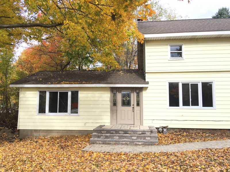 471 Oak St, Jonesville, MI 49250 is For Sale By Owner Reozom