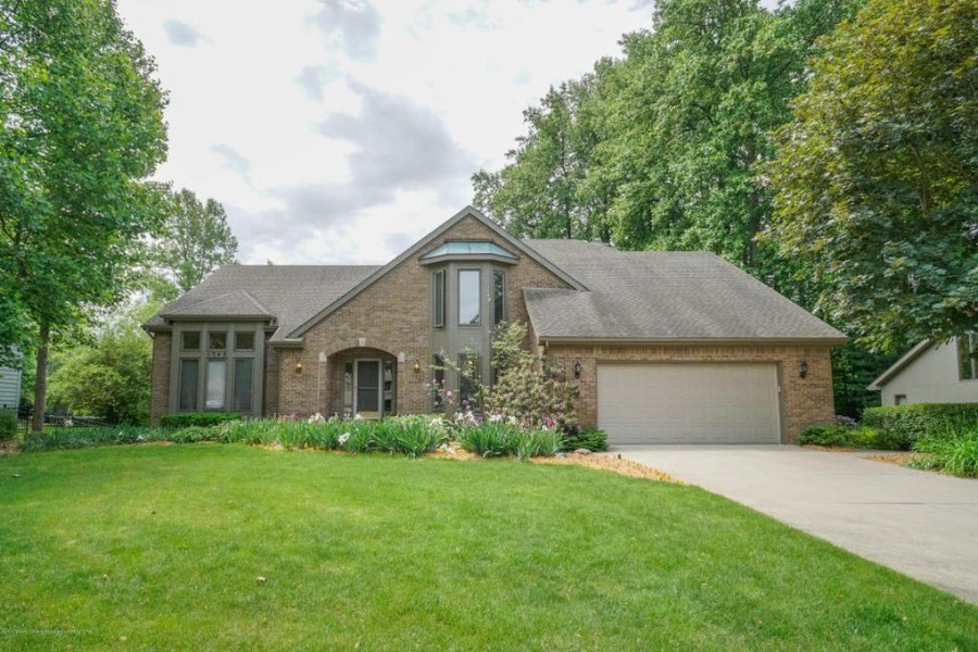 1749 Sashabaw Dr. , Okemos, MI 48864 is For Sale By Owner Reozom
