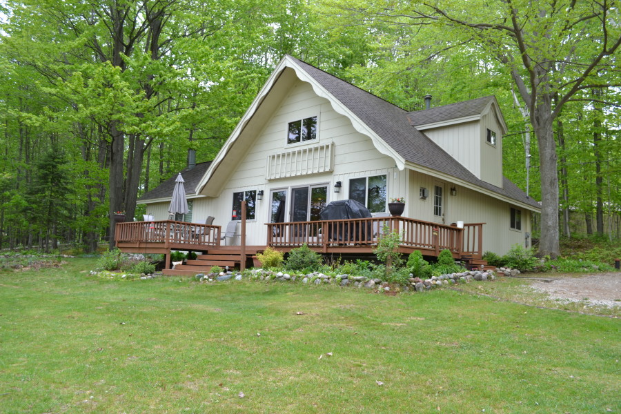 05091 Miles Rd., East Jordan, MI 49727 is For Sale By Owner Reozom