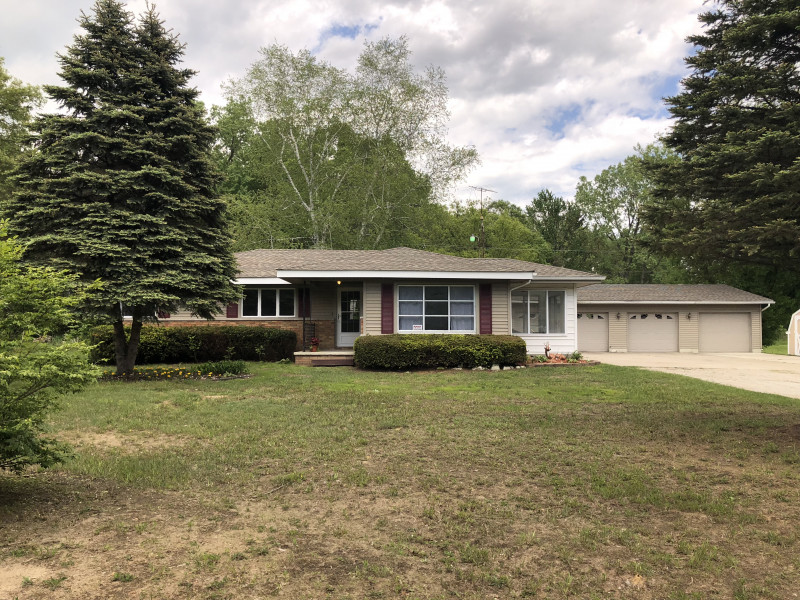 4194 Maes Drive, Port Huron Township, MI 48060 is For Sale By Owner Reozom