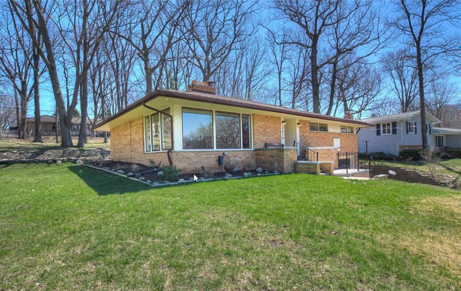 2076 Denby Drive, Waterford, MI 48329 is For Sale By Owner Reozom