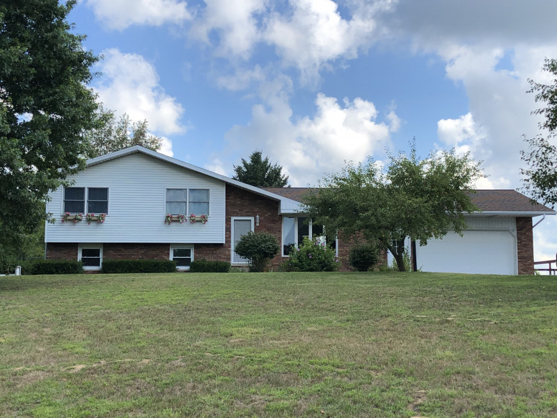 5515 Carmody Rd., Coloma, MI 49038 is For Sale By Owner Reozom