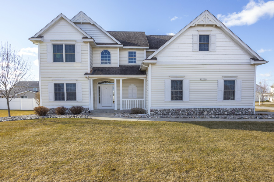 5701 Blackberry Dr, Saginaw, MI 48603 is For Sale By Owner Reozom