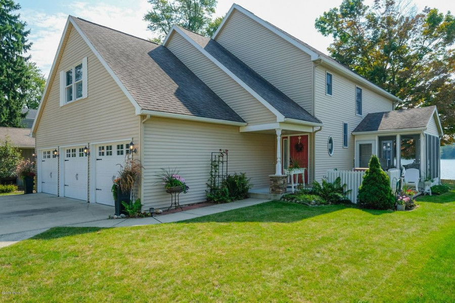 41 N Crooked Lake Dr, Kalamazoo, MI 49009 is For Sale By Owner Reozom