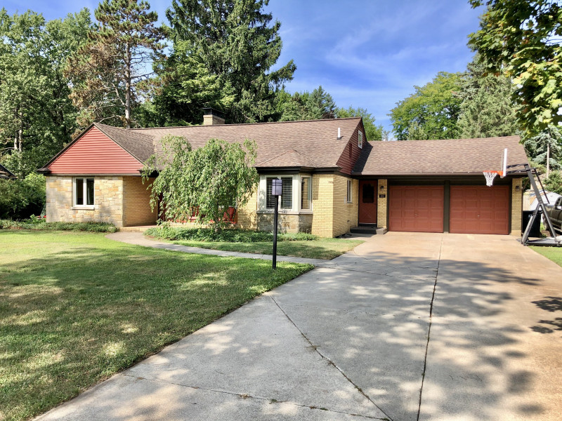 492 Graafschap Rd, Holland, MI 49423 is For Sale By Owner Reozom