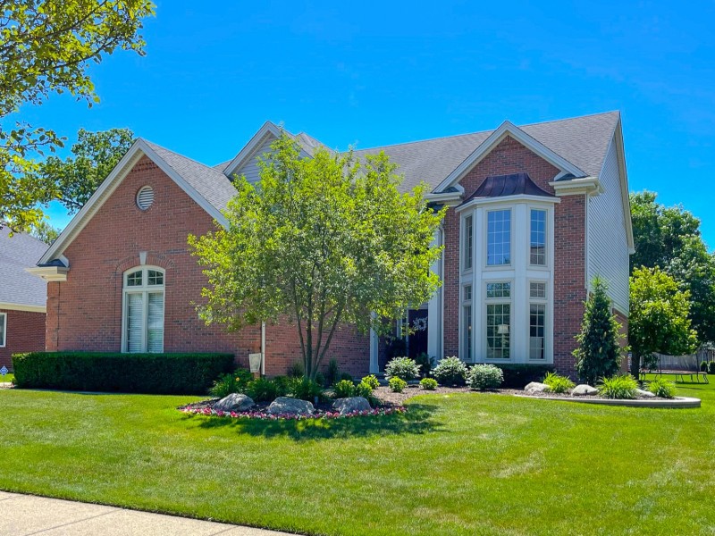 6994 Brookview Dr., Shelby Township, MI 48316 is For Sale By Owner Reozom