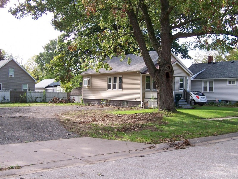 3004 Sturges St, Port Huron, MI 48060 is For Sale By Owner Reozom
