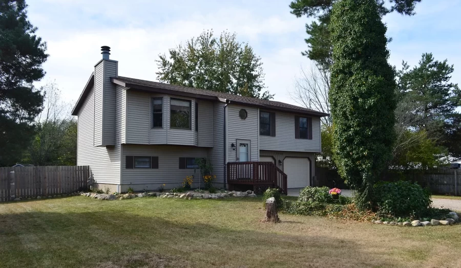 13996 Quincy St, Holland, MI 49424 is For Sale By Owner Reozom